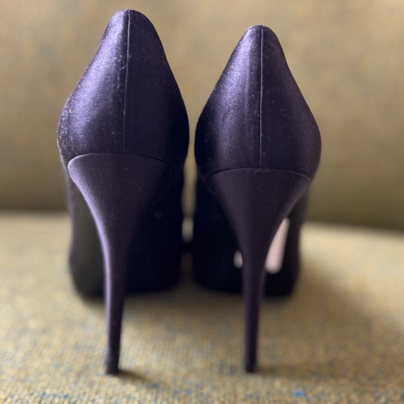 Black, satin Stuart Weitzman high heels - Picture 4 of 4